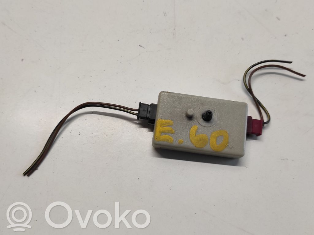BMW 5 E60 E61 Antenos stiprintuvas 