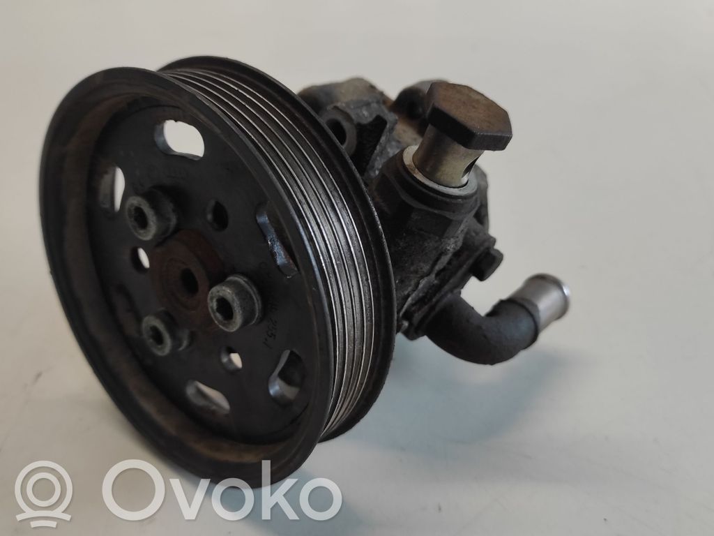 Volkswagen Golf IV Ohjaustehostimen pumppu 