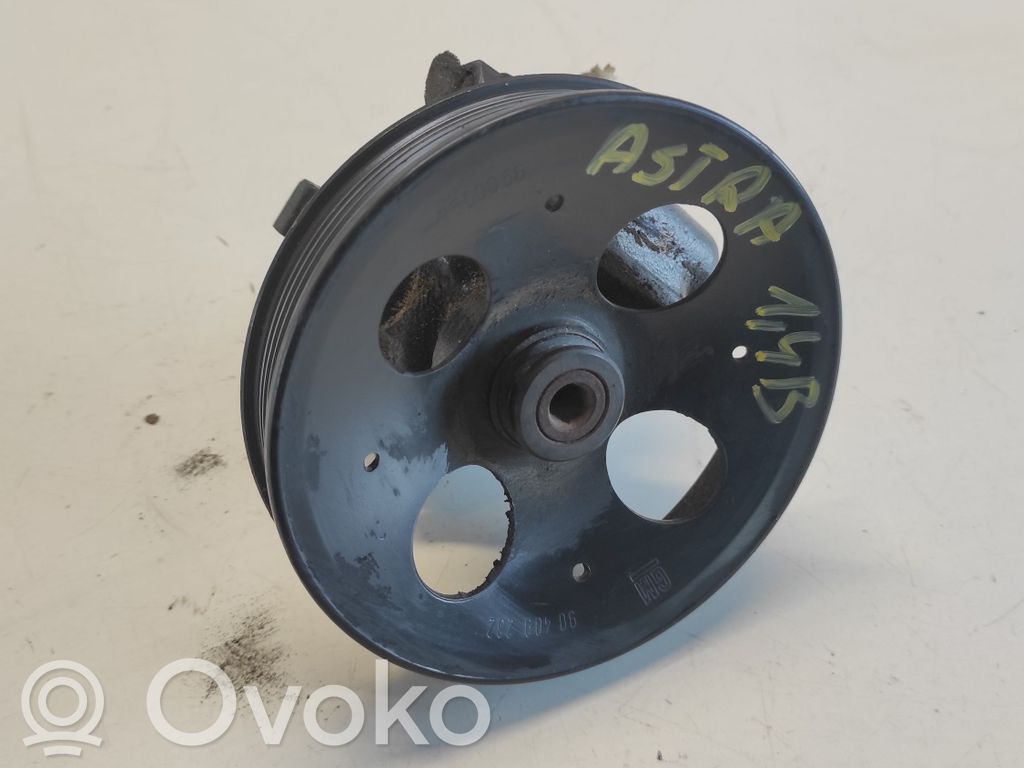 Opel Astra F Ohjaustehostimen pumppu 