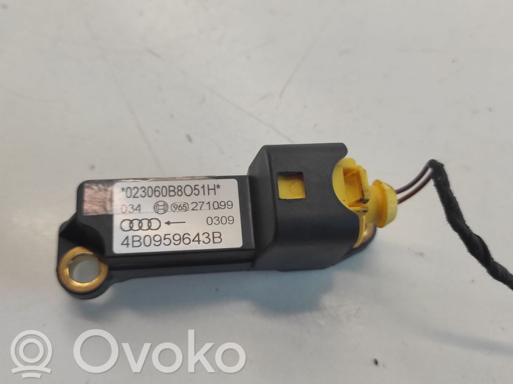 Audi A6 S6 C5 4B Airbag deployment crash/impact sensor 