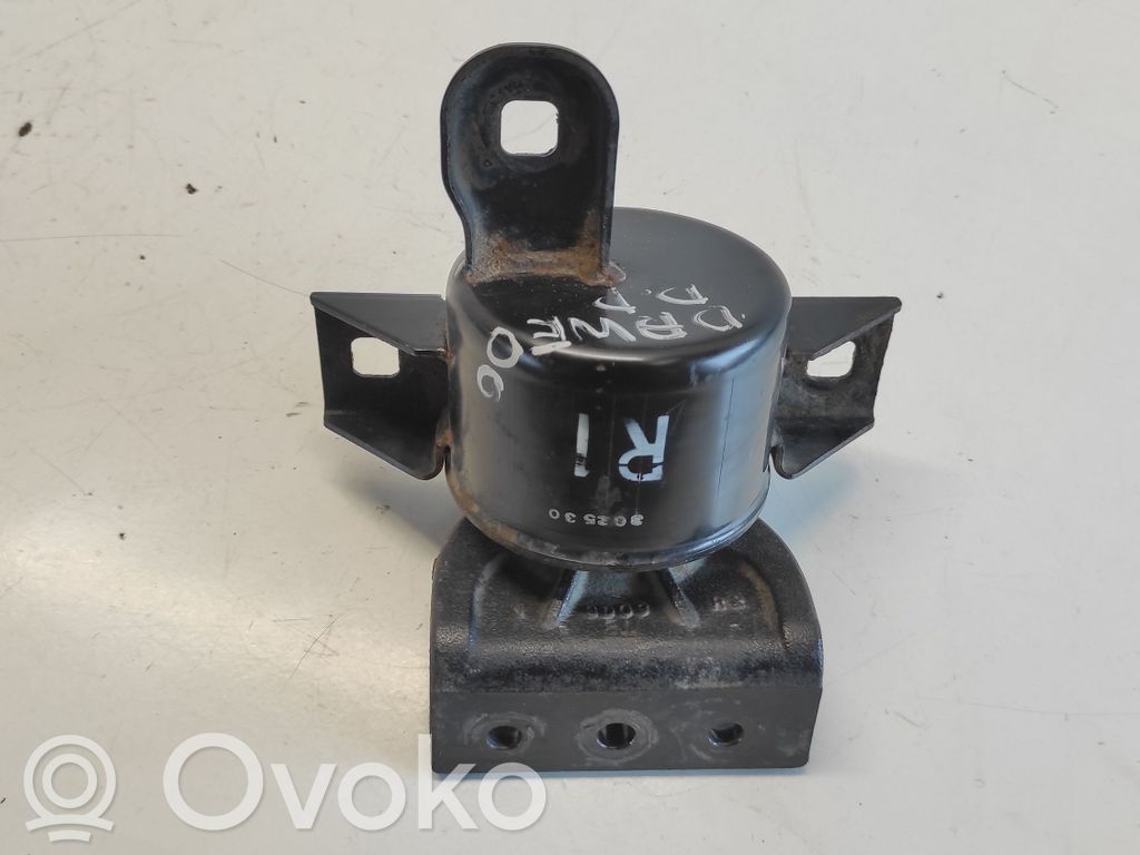 Engine mount bracket   3G2530