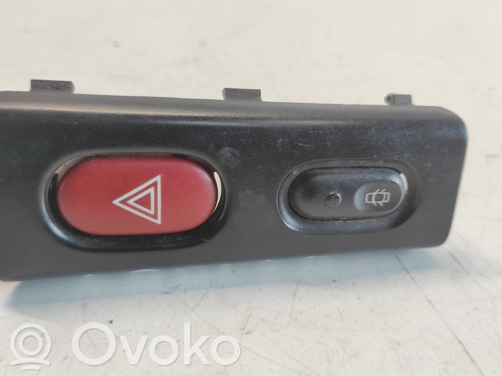Renault Laguna I Hazard light switch 