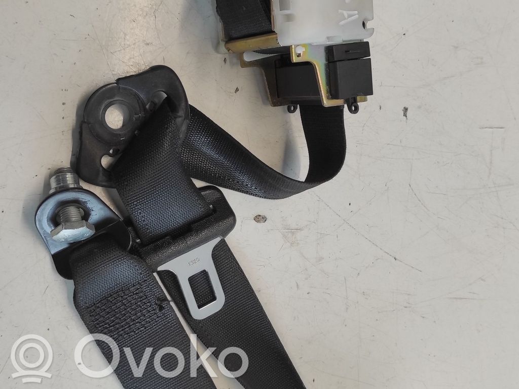 Opel Omega B1 Front seatbelt 