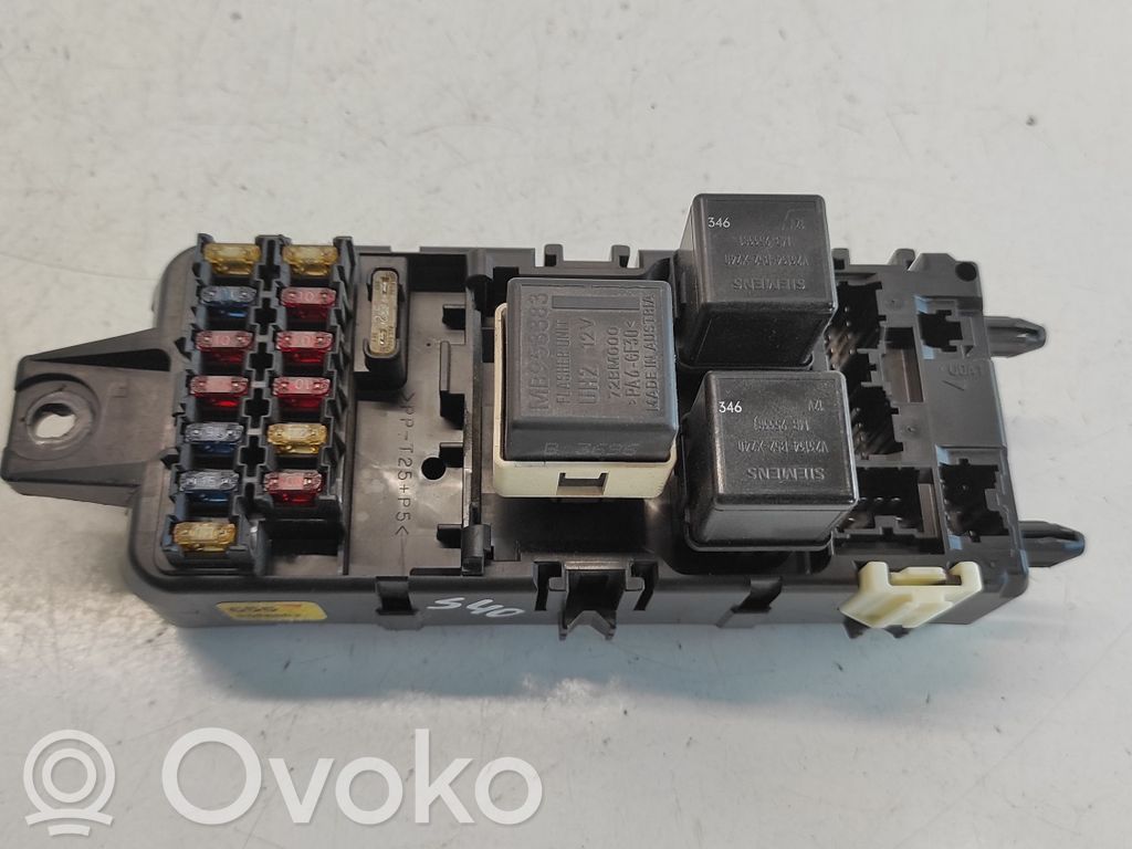 Volvo S40, V40 Saugiklių blokas 