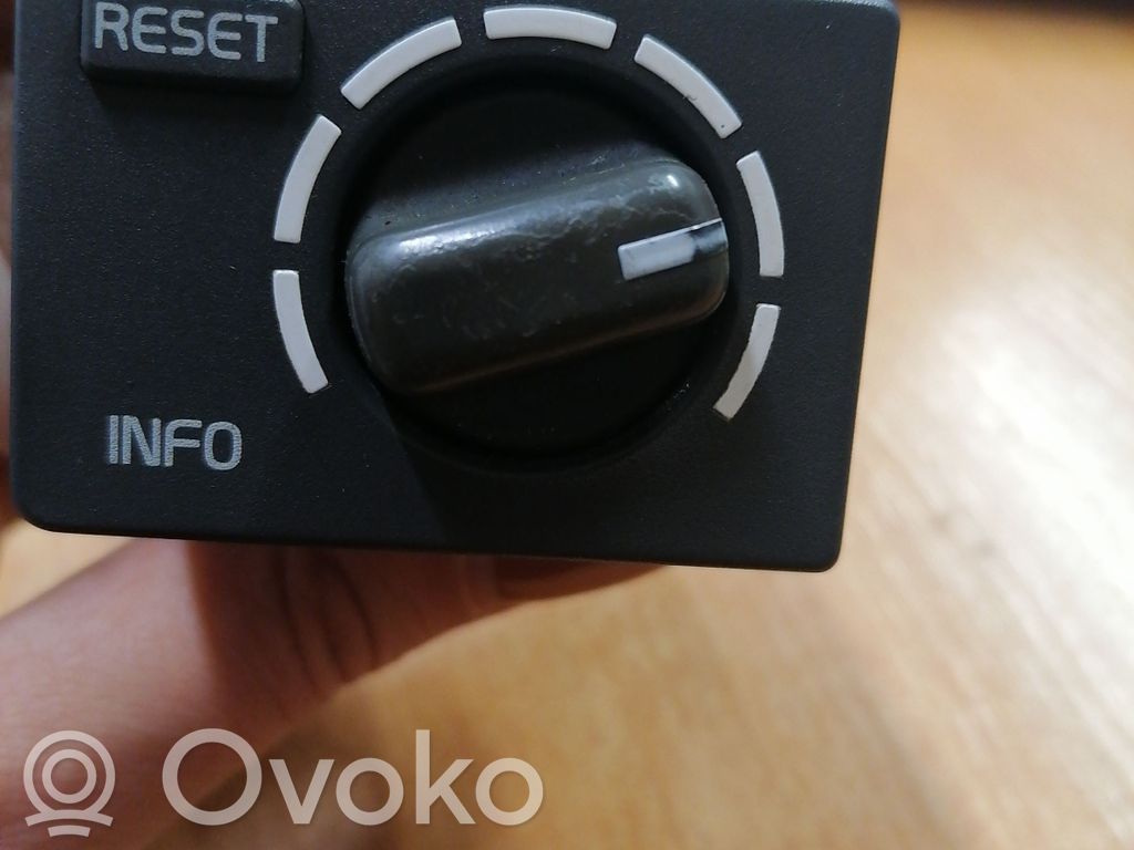 Volvo S40, V40 On-board computer control switch 