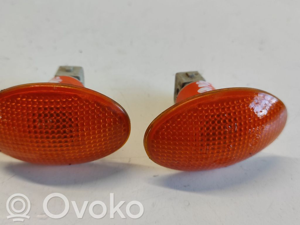 Front fender indicator light   01959,01959