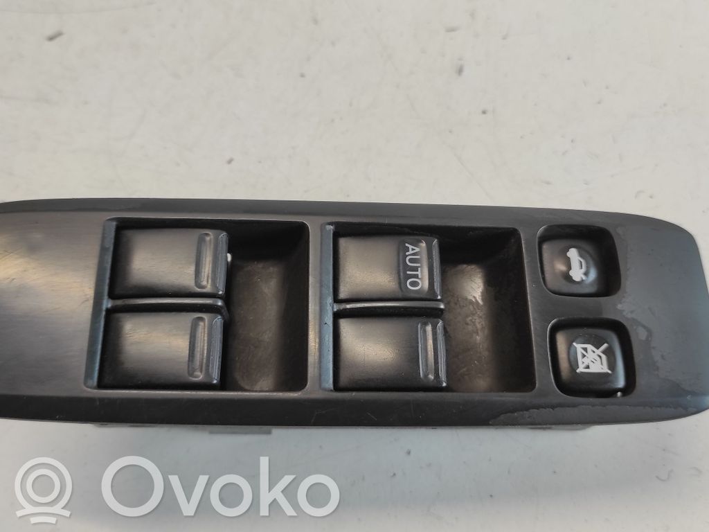 Nissan Primera Electric window control switch 