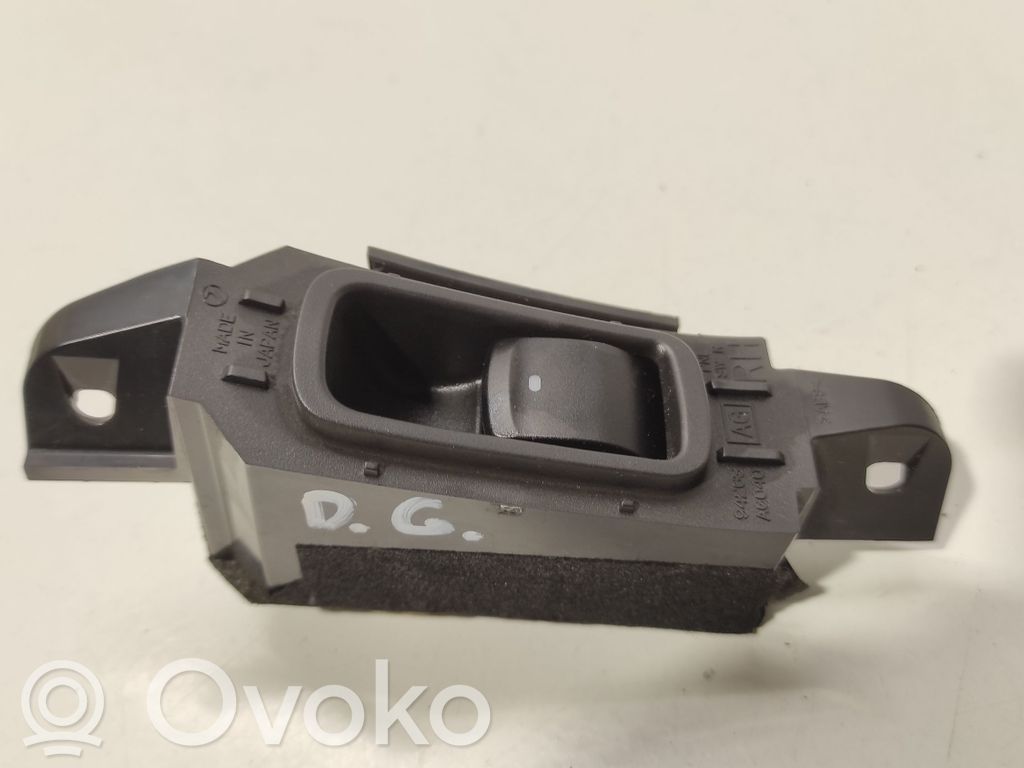 Subaru Legacy Electric window control switch 