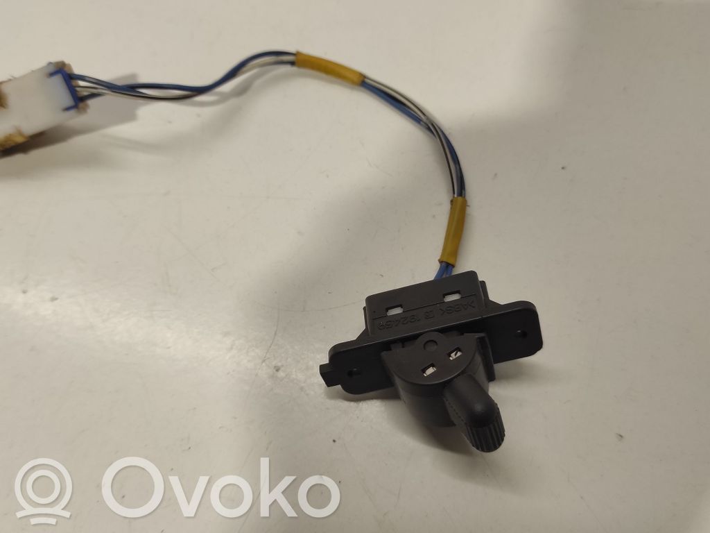 Mitsubishi Space Star Electric window control switch 