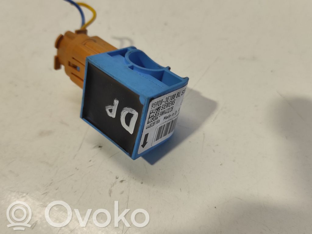 KIA Sorento Airbag deployment crash/impact sensor 