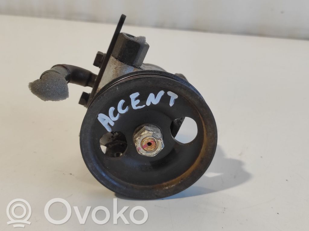 Hyundai Accent Ohjaustehostimen pumppu 