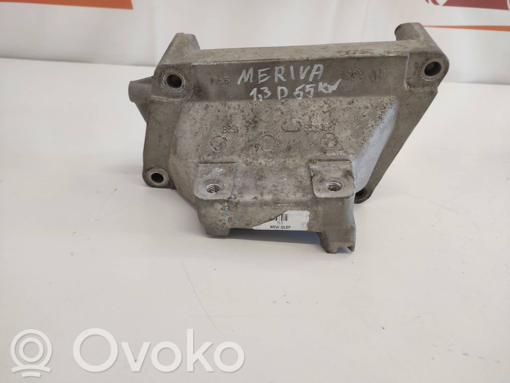 Opel Meriva A Engine mounting bracket 