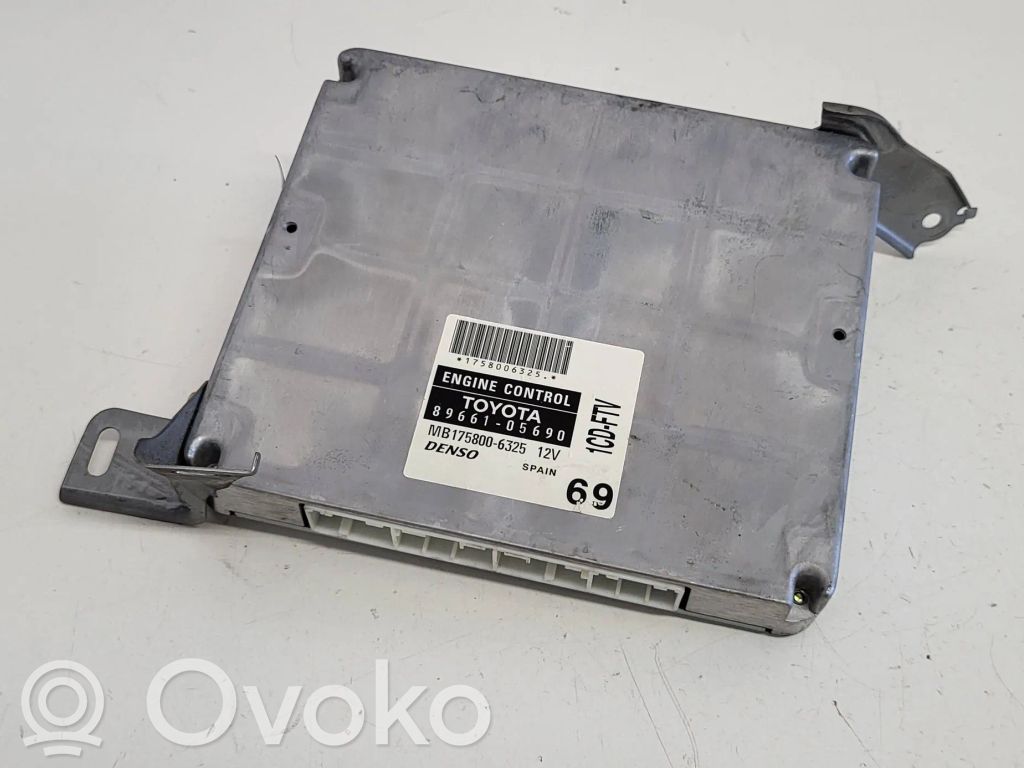 Toyota Avensis T250 Engine control unit/module 