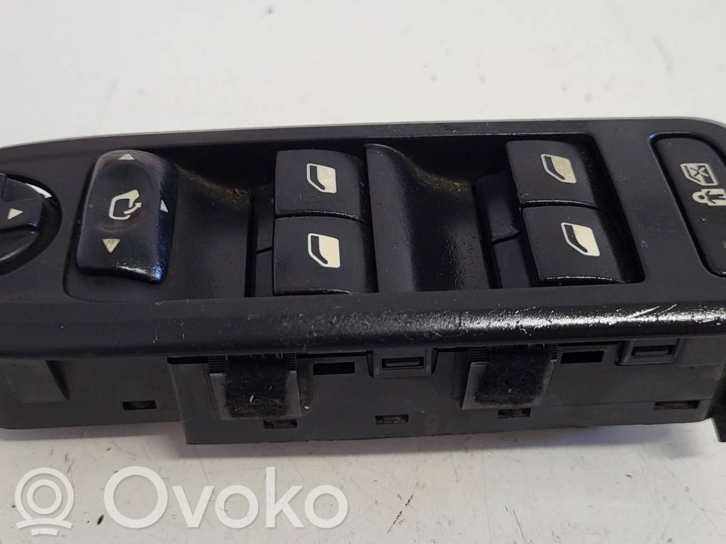 Electric window control switch   96644917XT