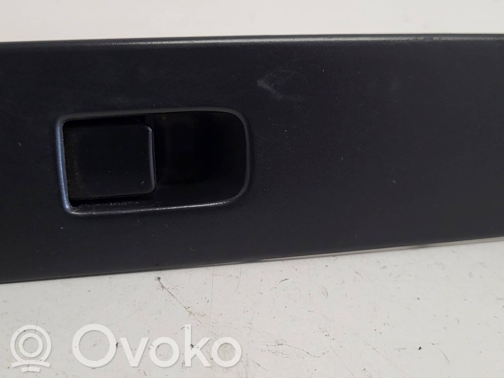 Subaru Forester SF Electric window control switch 