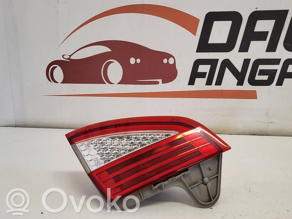 Ford Mondeo MK IV Задний фонарь в кузове 