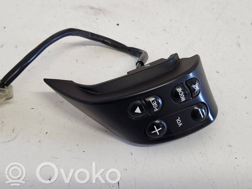 Mazda 2 Steering wheel buttons/switches 