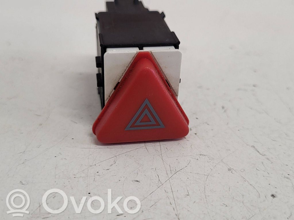 Skoda Fabia Mk1 (6Y) Hazard light switch 