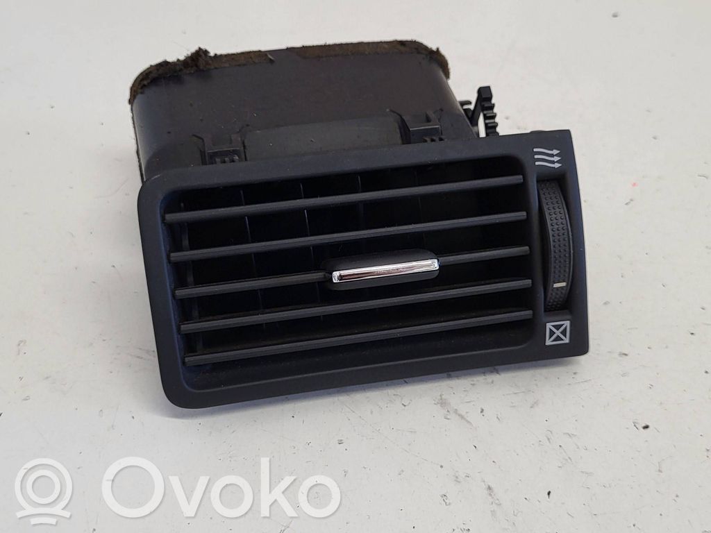 Toyota Corolla E120 E130 Copertura griglia di ventilazione laterale cruscotto 