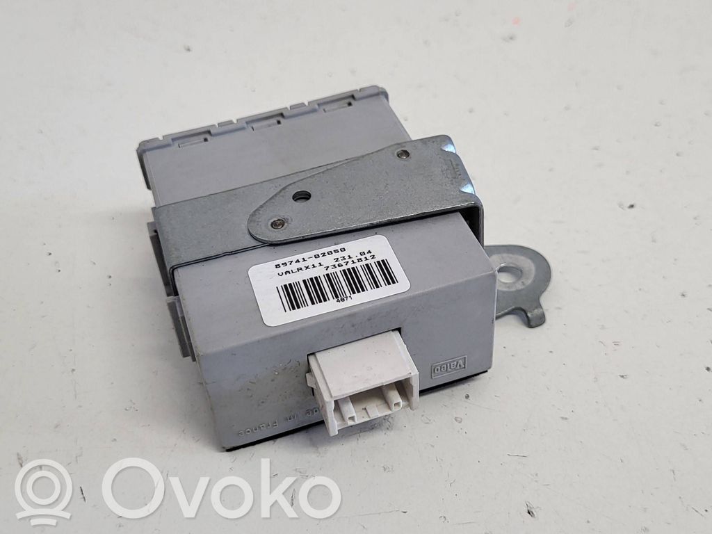 Toyota Corolla E120 E130 Door central lock control unit/module 