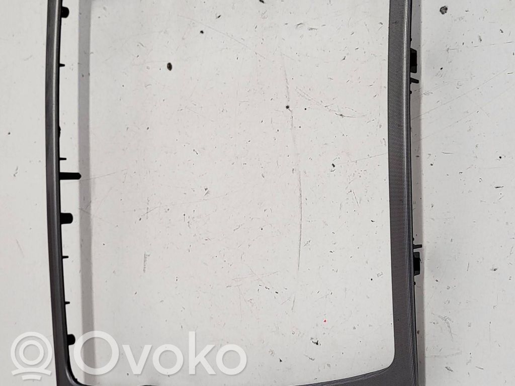 Volvo V70 Verkleidung Radio / Navigation 