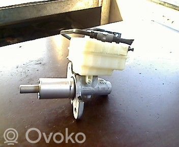 Master brake cylinder   0000