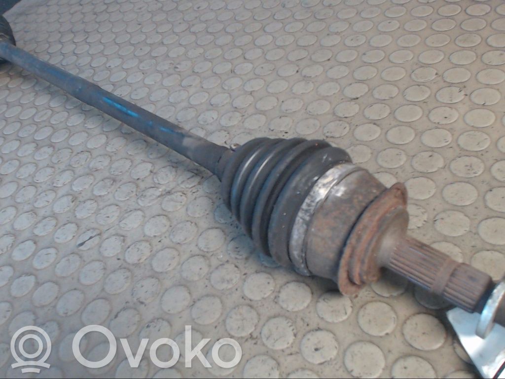Opel Corsa B Etuvetoakseli 