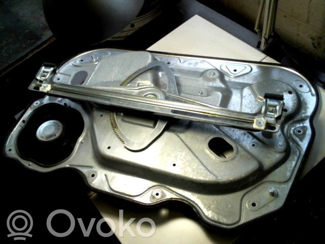 Ford Focus Front window lifting mechanism without motor 