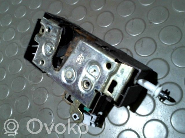 Ford Ka Priekšpusē slēdzene 