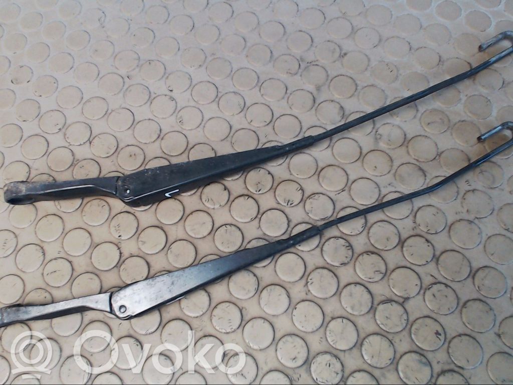 Seat Cordoba (6K) Front wiper blade arm 