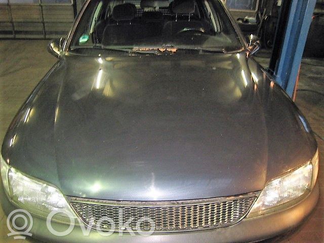 Opel Vectra B Capotă motor 