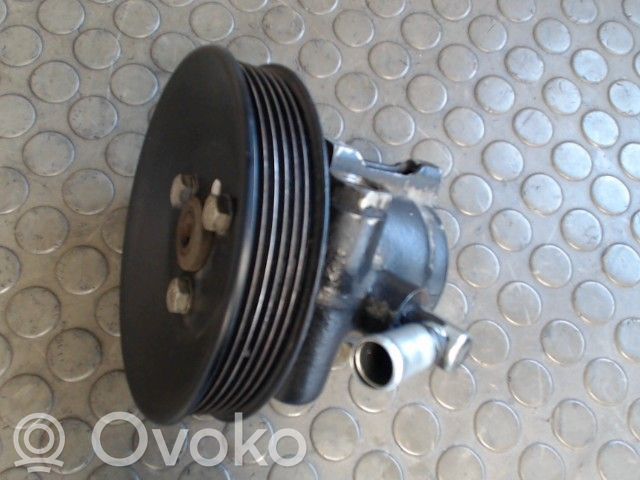 Ohjaustehostimen pumppu   6483567