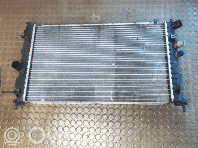 Opel Vectra B Coolant radiator 