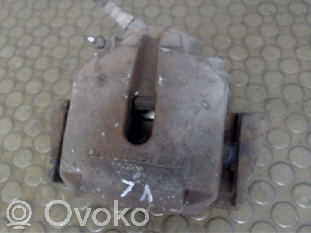 BMW 5 E39 Front brake caliper 