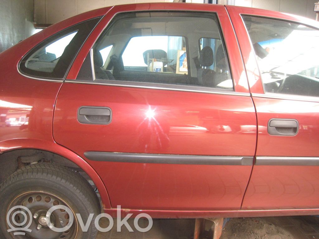 Opel Vectra B Puerta trasera 
