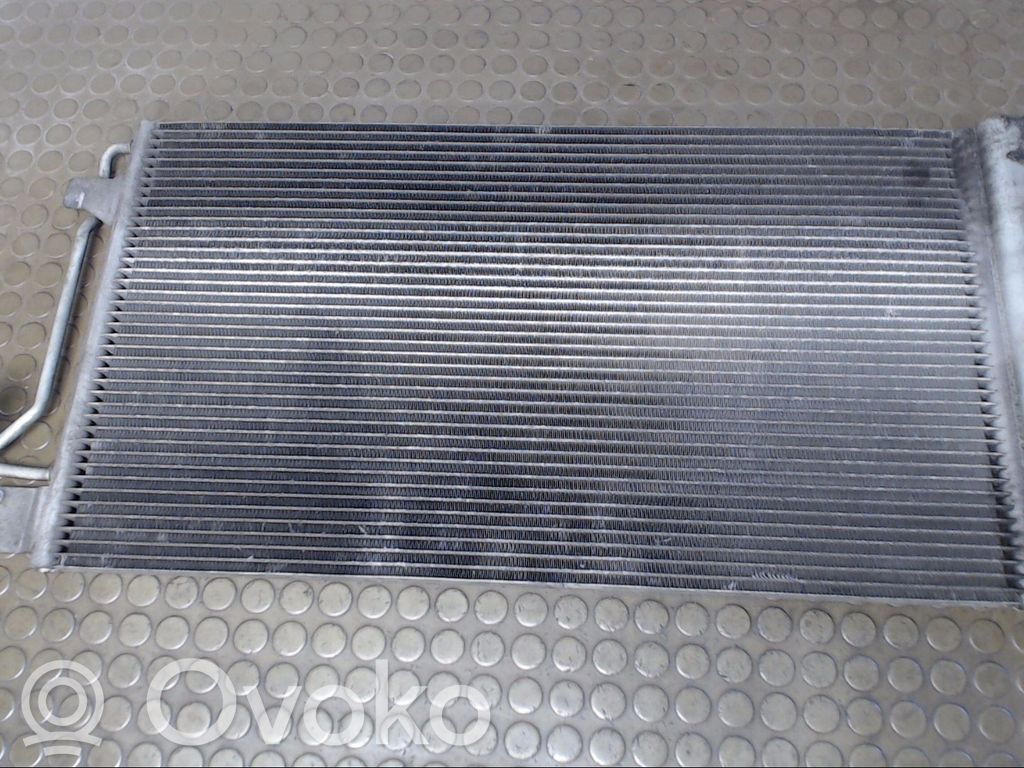 Radiateur condenseur de climatisation