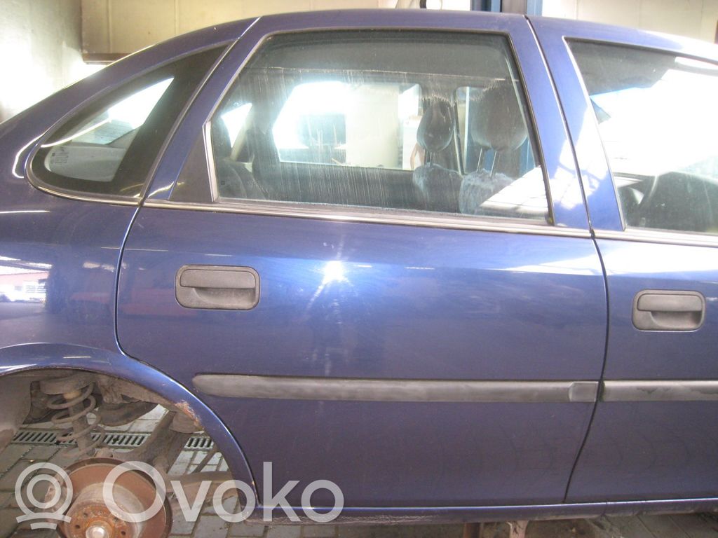 Opel Vectra B Puerta trasera 