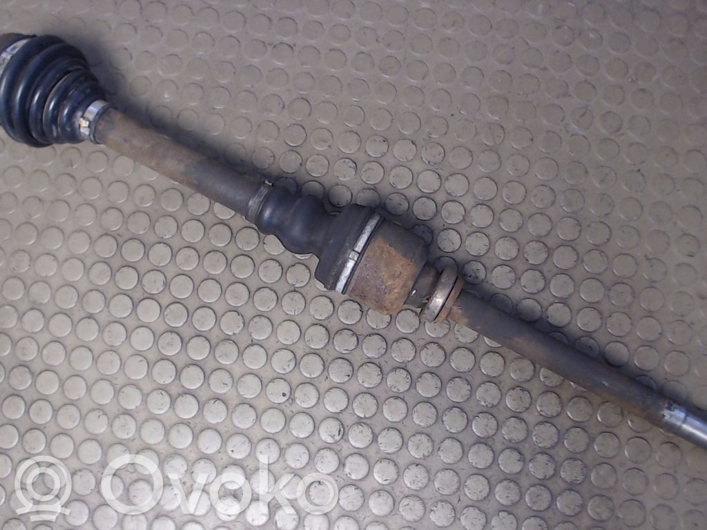 Etuvetoakseli   3273L1,32731H,3273L1
