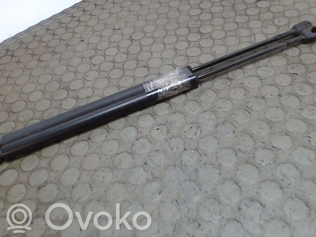 Ford Mondeo MK II Amortizor hayon 