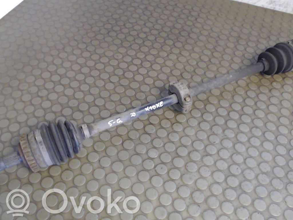 Opel Corsa B Eje de transmisión delantero 