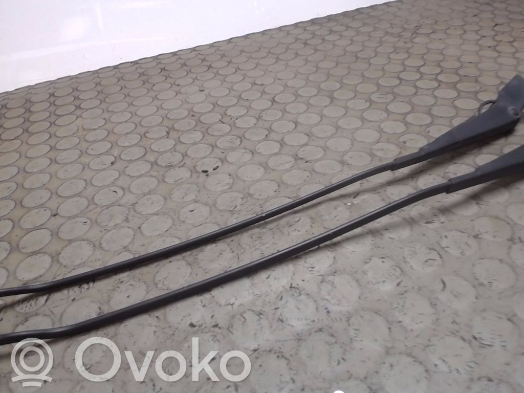 Opel Astra F Front wiper blade arm 