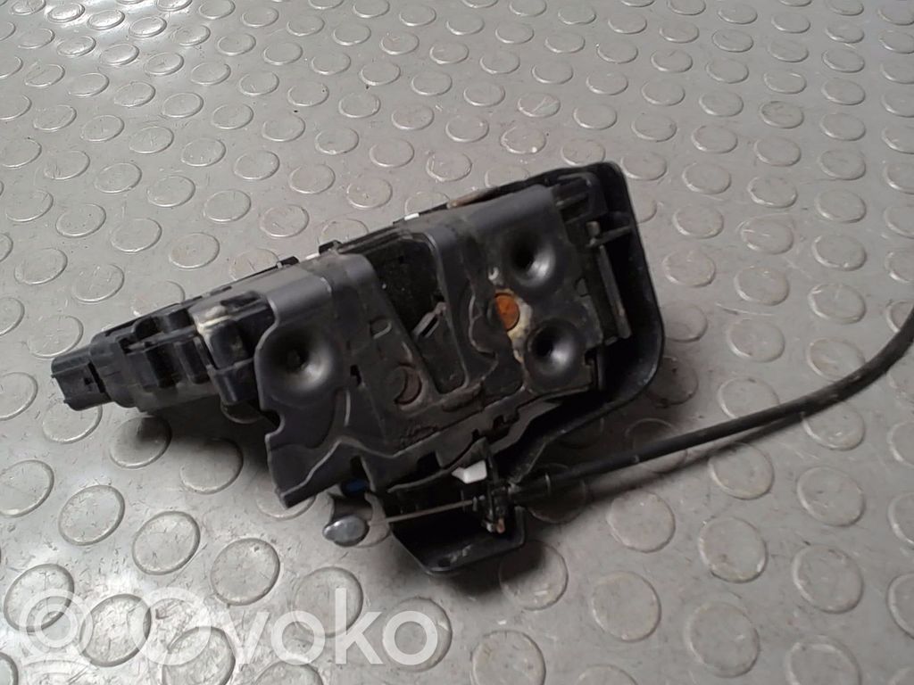 Priekšpusē slēdzene   3M5AR21812AK,NICHTZUTREFFEND