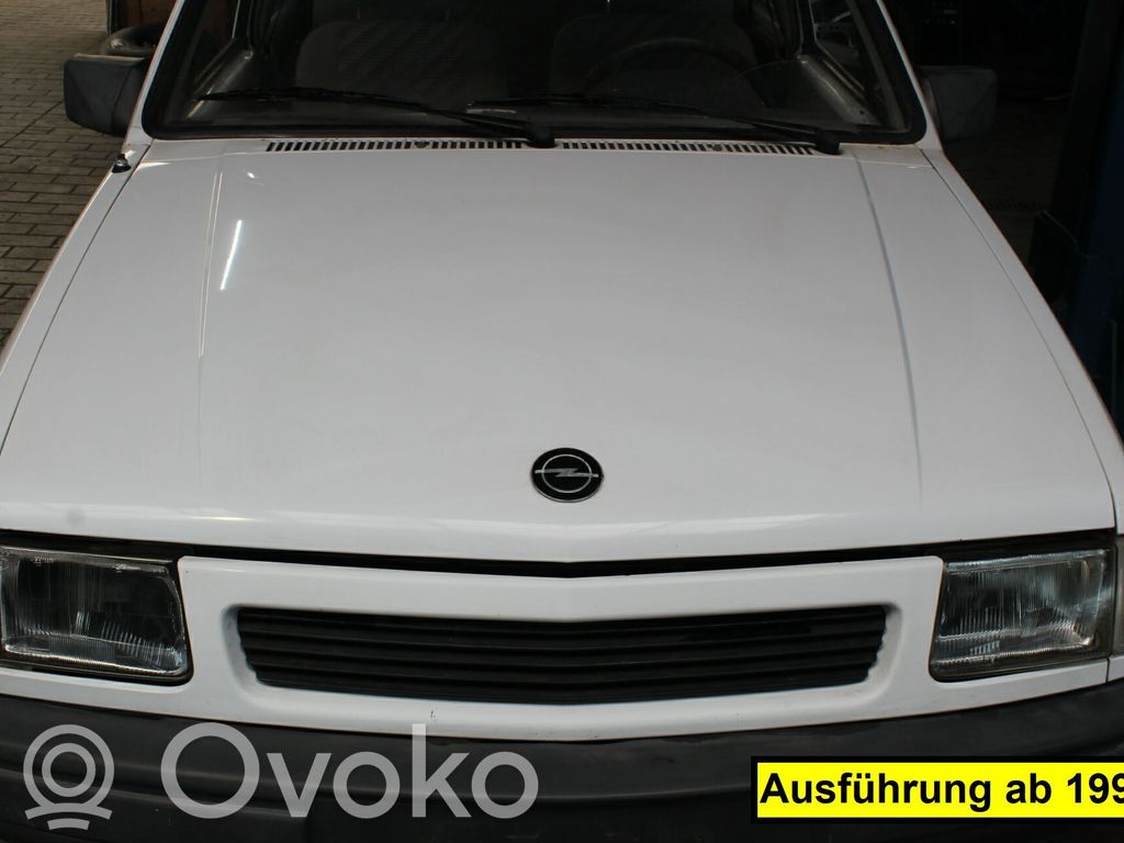 Opel Corsa A Konepelti 