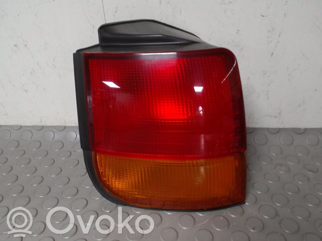 Mitsubishi Space Runner Galinis žibintas kėbule 