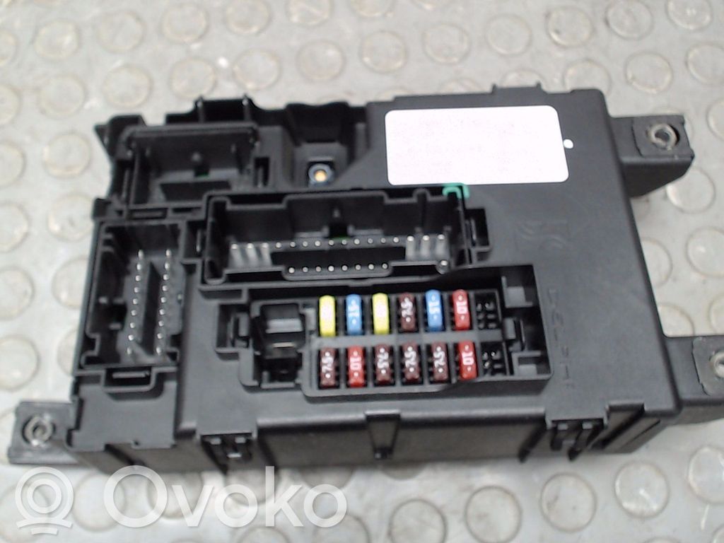 Fiat Grande Punto Skrzynka bezpieczników / Komplet 