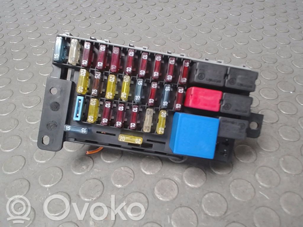 Skrzynka bezpieczników / Komplet   5896292,NICHTZUTREFFEND