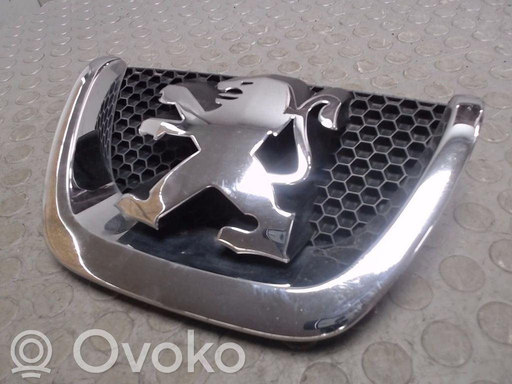 Peugeot 207 Griglia superiore del radiatore paraurti anteriore 