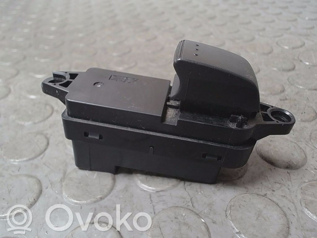Electric window control switch   CC3366370A,6347T5,CC3366370