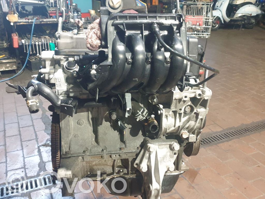 Peugeot 206 Двигатель 