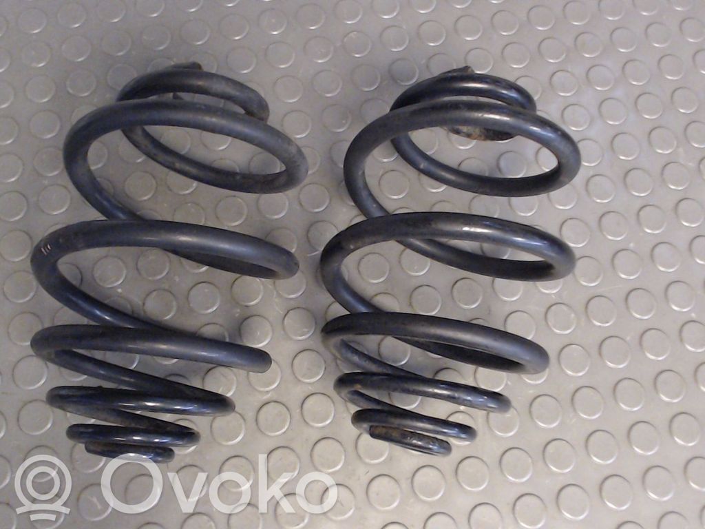 Opel Corsa B Sprężyna tylna 